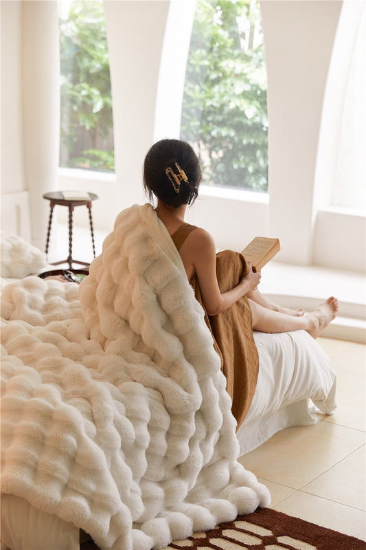 Bubble Faux Rabbit Fur Throw Blanket - White